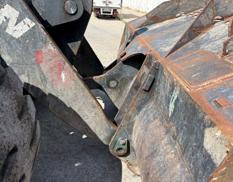 DOOSAN DL200-5 **WHEEL LOADER**